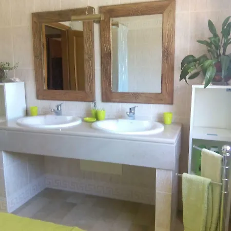 Quinta Da Yuca منزل للإقامة سيتوبال